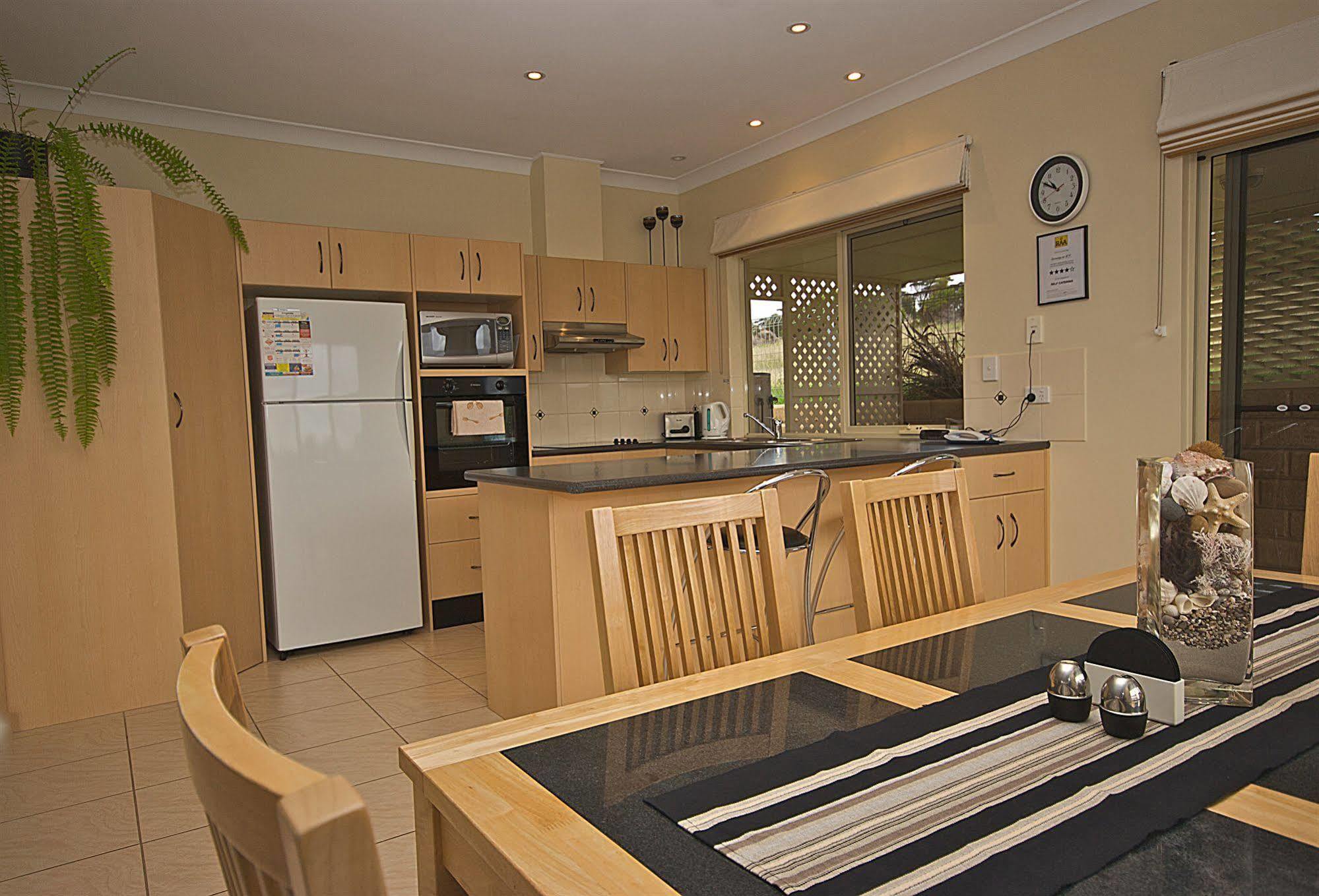 Searenity Holiday Accommodation Emu Bay Exterior foto